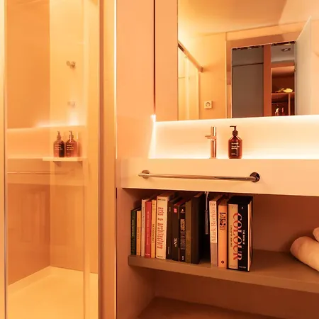 Ξενοδοχείο Chic&basic Reding 3*