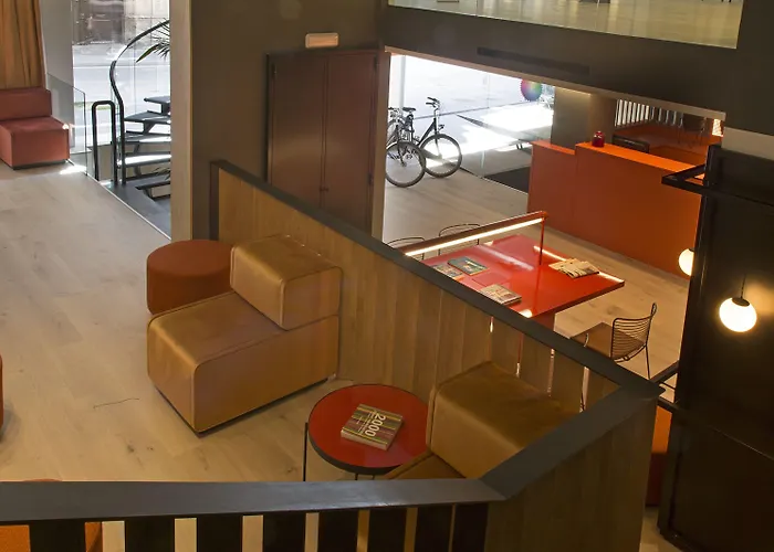 Chic&basic Reding Otel