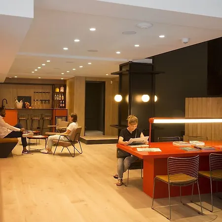 Chic&basic Reding Hotell