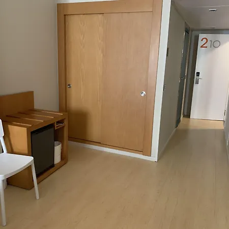 Chic&basic Reding Hotell