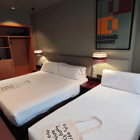 Hotell Chic&basic Reding 3*